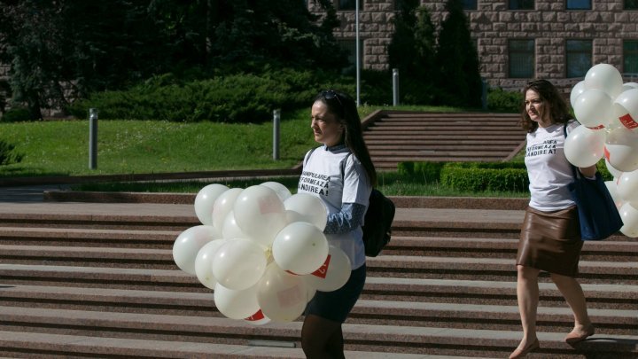 Journalists from Moldova organized a rally on World Press Freedom Day