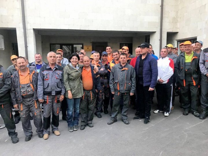 Silvia Radu met today with waste collectors (Photo)