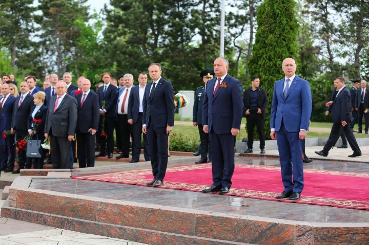 Moldova celebrates May 9. Officials laid flowers at Eternitate Memorial Complex (Photo/Video)