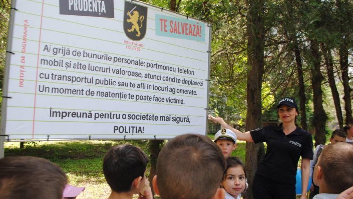 Safety Alley: Criuleni locals informed by police personal safety 