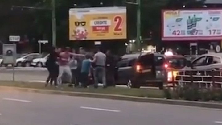 Crash and fight amid traffic in Botanica of Capital 