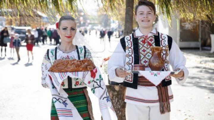 Zberoaia and Bălăureşti locals celebrate anniversaries with honored guests 