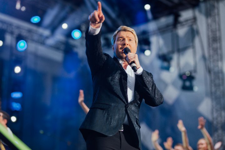 Grand concert held for May 9 in Chisinau. Over 50 000 people came to the event (PHOTOREPORT)