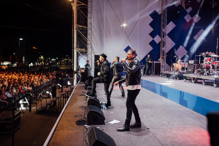 Grand concert held for May 9 in Chisinau. Over 50 000 people came to the event (PHOTOREPORT)