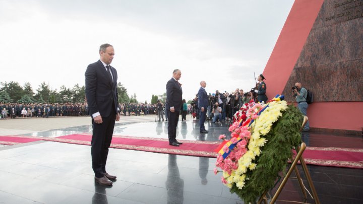 Moldova celebrates May 9. Officials laid flowers at Eternitate Memorial Complex (Photo/Video)