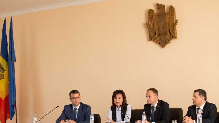 Andrian Candu spoke with mayors, local councilmen and entrepreneurs from Cahul and Cantemir