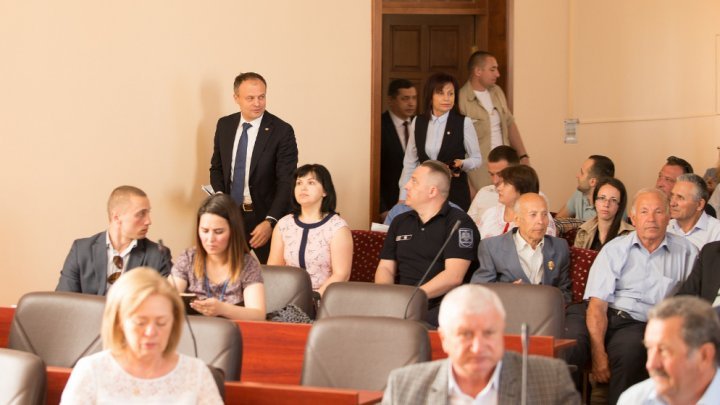 Andrian Candu spoke with mayors, local councilmen and entrepreneurs from Cahul and Cantemir