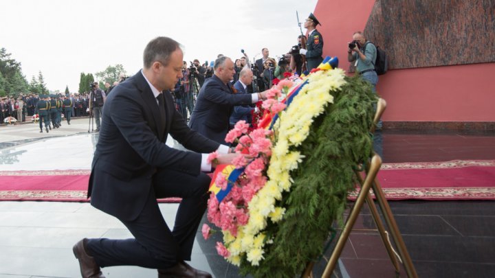 Moldova celebrates May 9. Officials laid flowers at Eternitate Memorial Complex (Photo/Video)