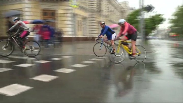 Cycling race amid wain in Capital center 