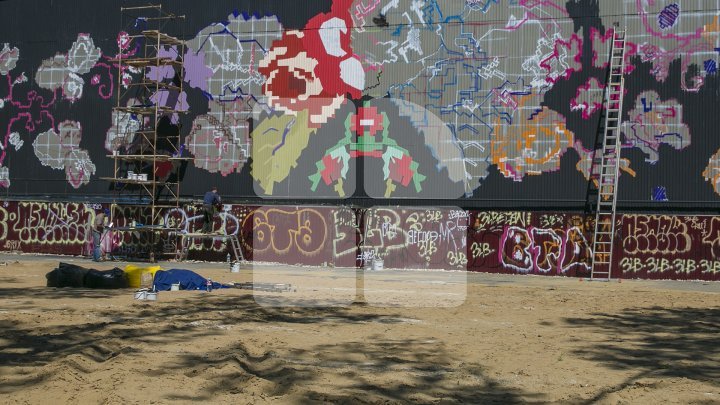 Impressive carpet to be painted on a Capital building