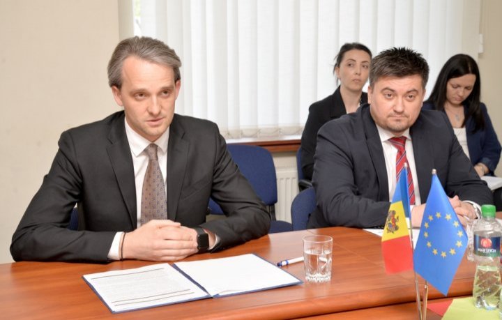 Defense Minister Eugen Sturza met with EU Ambassador to Moldova, Peter Michalko