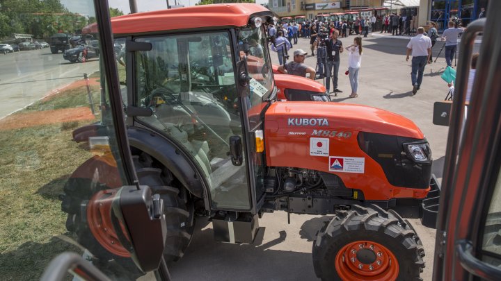 Republic of Moldova received 106 tractors worth 4.5 million USD from Japan (PHOTOREPORT)