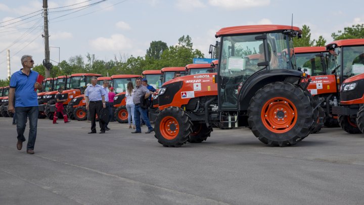 Republic of Moldova received 106 tractors worth 4.5 million USD from Japan (PHOTOREPORT)