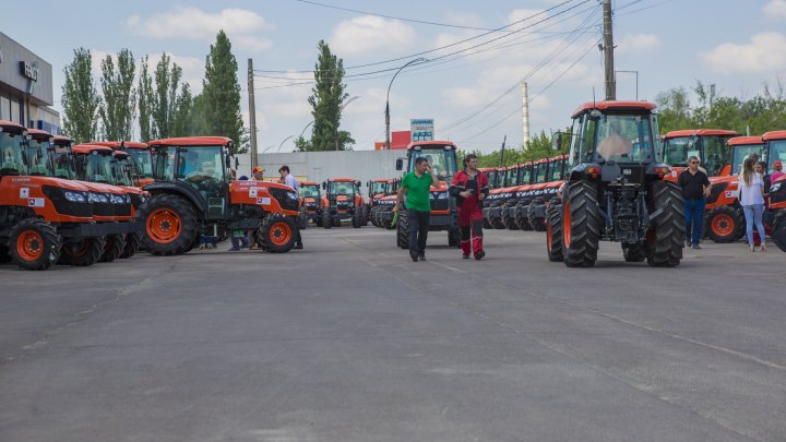 Republic of Moldova received 106 tractors worth 4.5 million USD from Japan (PHOTOREPORT)