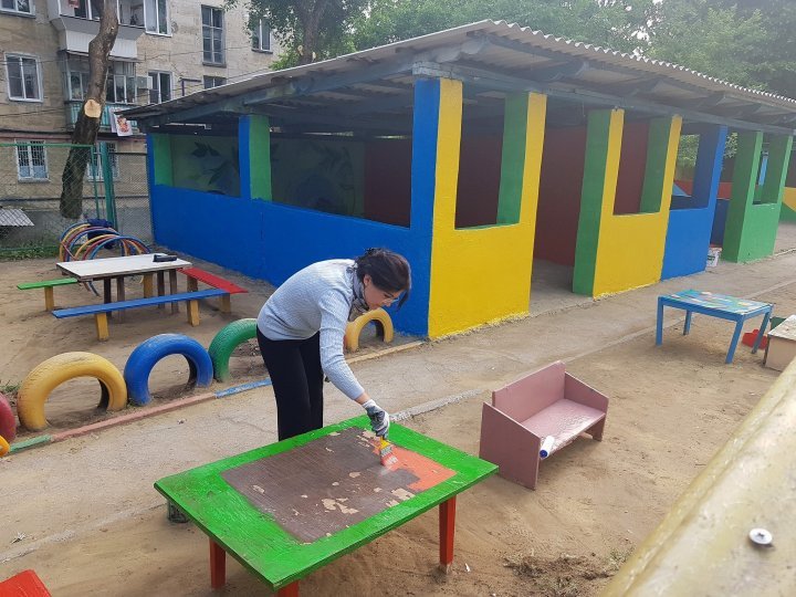Better conditions for children from Kindergarten No. 47. Playground was cleaned are repainted
