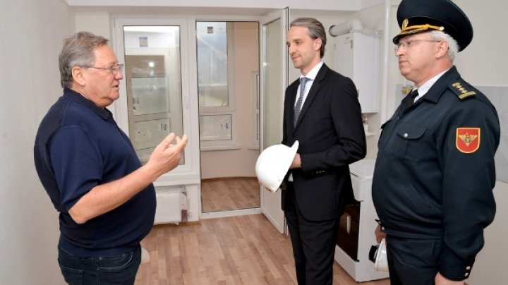 Eugen Sturza inspected construction works of service apartments for militants on Nicolae Testemițanu st. 