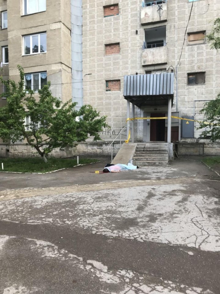 Tragedy! Man, aged 23, killed after falling from 13th floor in Chisinau 