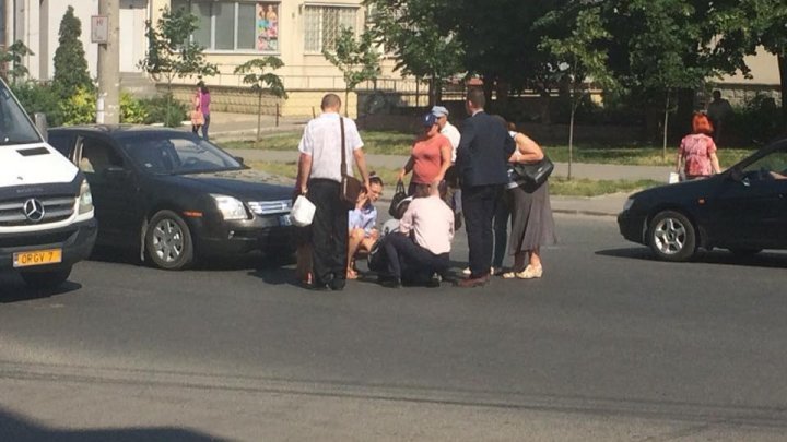 Woman hit as walking crosswalk in Chisinau (photo)