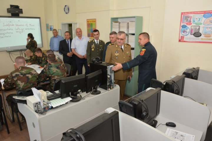 Personnel management tabled by Romanian - Moldovan Defense Ministries 