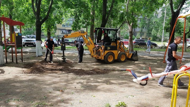 More entrepreneurs answer Silvia Radu's call. Playground was built in Buiucani sector