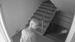 Attention! Man searched by police for theft 