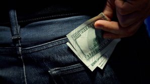 Attorney from Bălţi, detained with 600 USD bribe. He promised client milder punishment