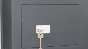 Two teenagers from Chisinau stole a safe from a house in Ciocana sector, causing the owner a 128 190 lei damage