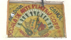 Art School from Cahul in ruins. Teachers are forced to hold classes during the weekend