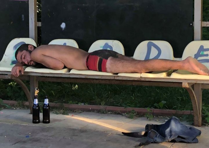 Shameless! Man from Capital is sleeping naked on chairs from bus stop (PHOTO)
