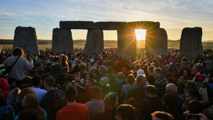 Thousands of people gathered at Stonehenge for the summer solstice