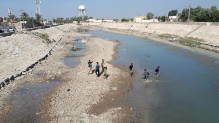 Water level drops dramatically in Iraq's Tigris river