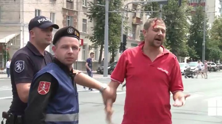 Bloody protest in front of the Embassy of Russia. Unionists marked 78 years since the Soviet occupation of Bessarabia