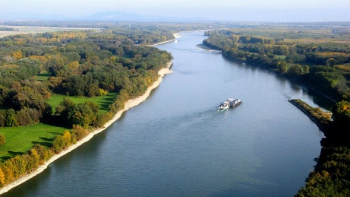 International Danube Day celebrated in Giurgiulesti. Officials from Chisinau attended the fest