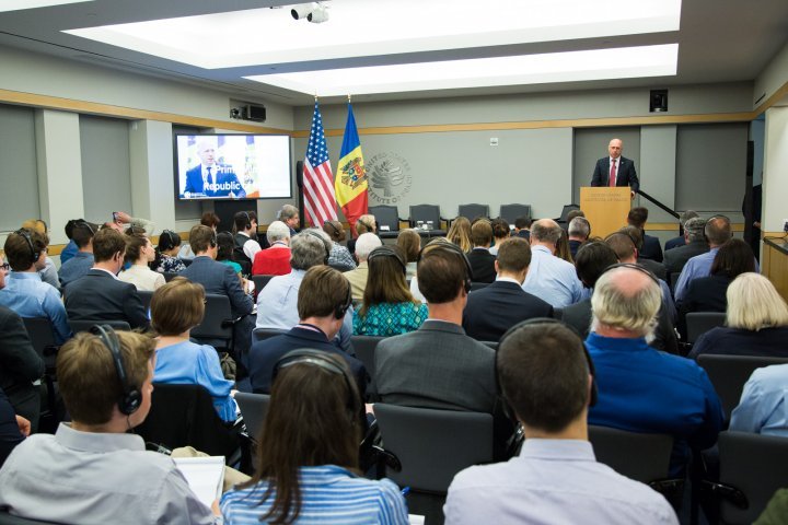 Pavel Filip participated at public discussion regarding cooperation between Moldova and the US