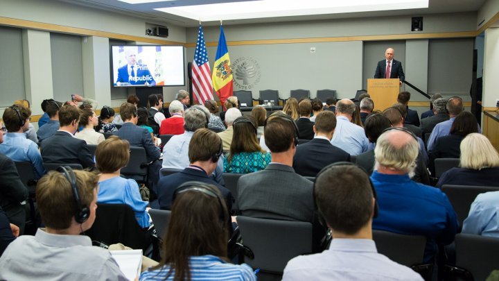 Pavel Filip participated at public discussion regarding cooperation between Moldova and the US