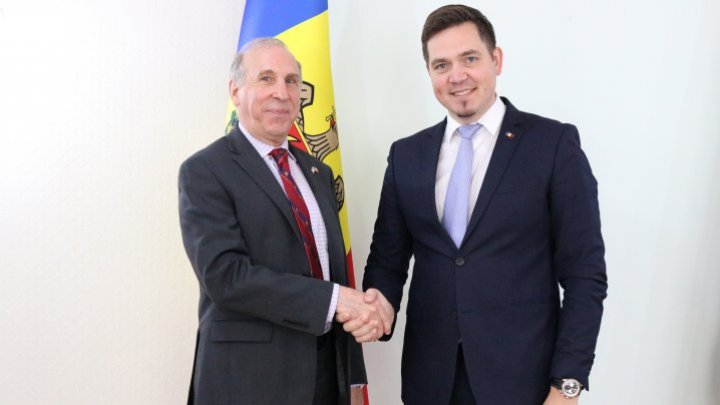 Tudor Ulianovschi in working meeting with US Ambassador James D. Pettit