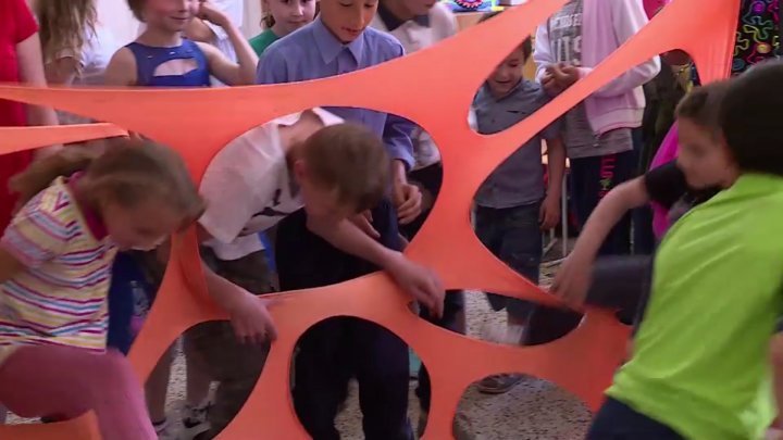 Edelweiss foundation of Vlad Plahotniuc, Edelweiss gave presents to children from Renaissance center from Nisporeni