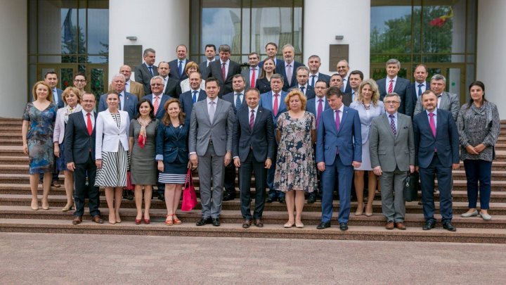 Parliament President Andrian Candu discussed with Moldovan ambassadors accredited abroad