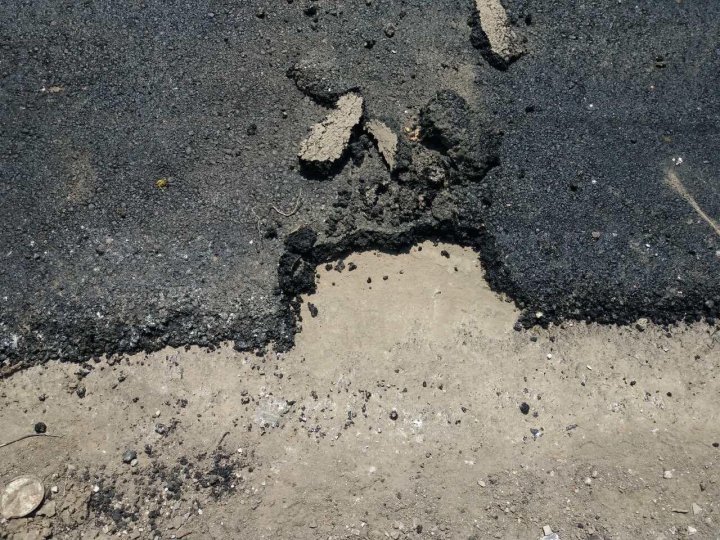 Unannounced controls to construction sites of road repairs identified irregularities 