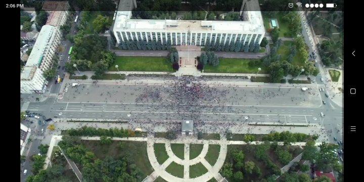 Protest in Chisinau's heart. People gathered in the Great National Assembly Square (Photo)