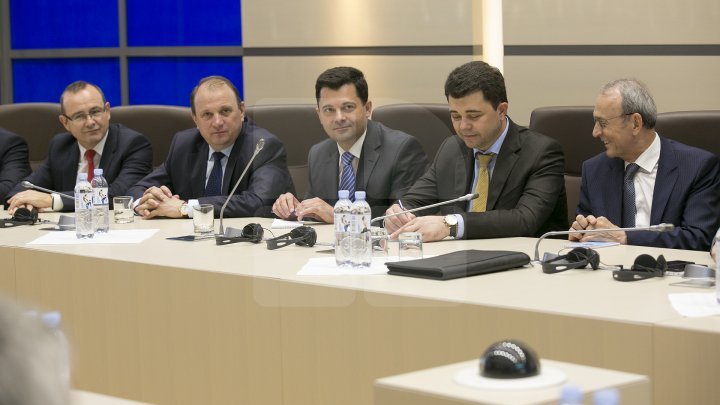 Parliament President Andrian Candu discussed with Moldovan ambassadors accredited abroad