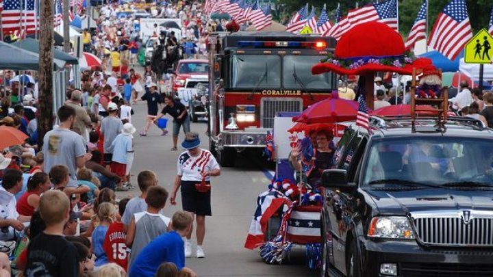 Annapolis Newspaper Staff Joins July 4th Parade