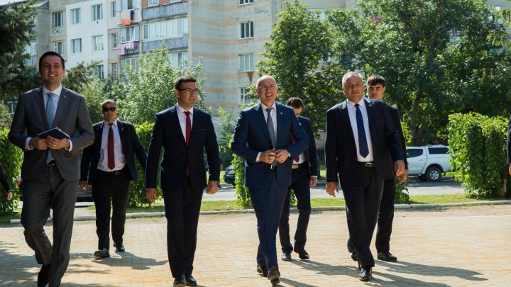 Premier Pavel Filip met with local authorities, entrepreneurs and youth from Criuleni