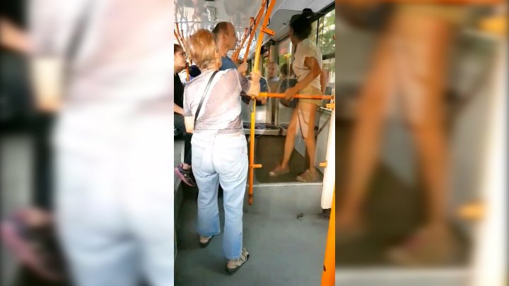 Watch how young girls created scandal in Capital trolleybus 