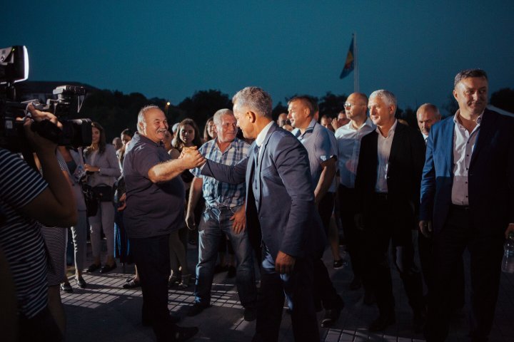 Cristesti and Valea-Trestieni villages from Nisporeni district celebrated Village's Day. What presents did Vlad Plahotniuc bring