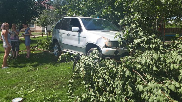 Man from Ungheni crashed into playground (PHOTO)