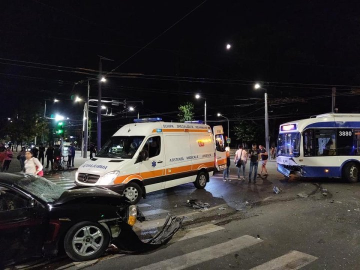 Terrible accident on Stefan cel Mare boulevard. Driver of car had excessive speed, about 140 km/h (PHOTO)