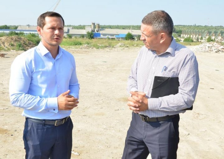 Bac river bank transformed in trash bin. Chisinau City Hall asked Prosecutor's Office and Ecologic Agency to solve the issue