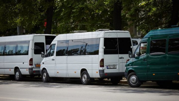 OUTRAGEOUS! Passengers traveling by minibus on route 35, ENDANGERED. (REVOLTING IMAGES)