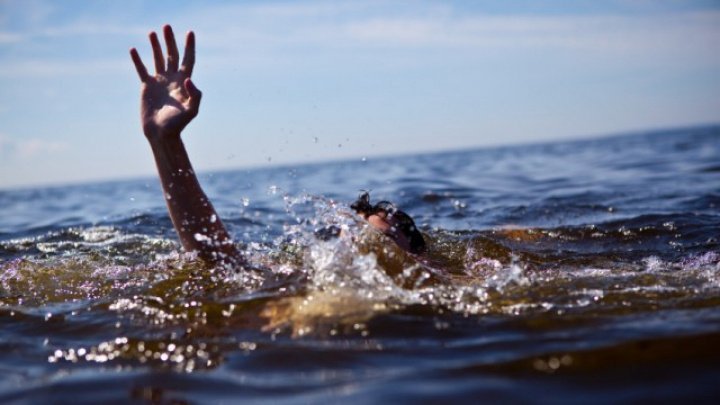 18 year old boy drowned in pool from Soroca, while his friend was hospitalized 